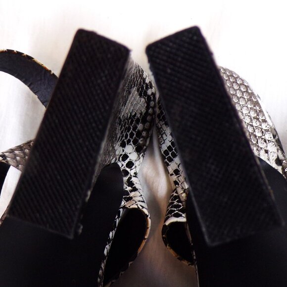 QUPID size 6.5 - 7 approx. black/white/gray faux-snake ultra-high-heel  sandals - Picture 14 of 14